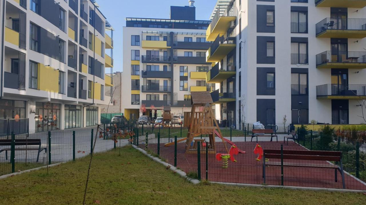 Ultracentral 5* Boutique Hotel Style Apartment. Brand New. 2 Rooms. Spacious. Free Parking Cluj-Napoca Exteriör bild