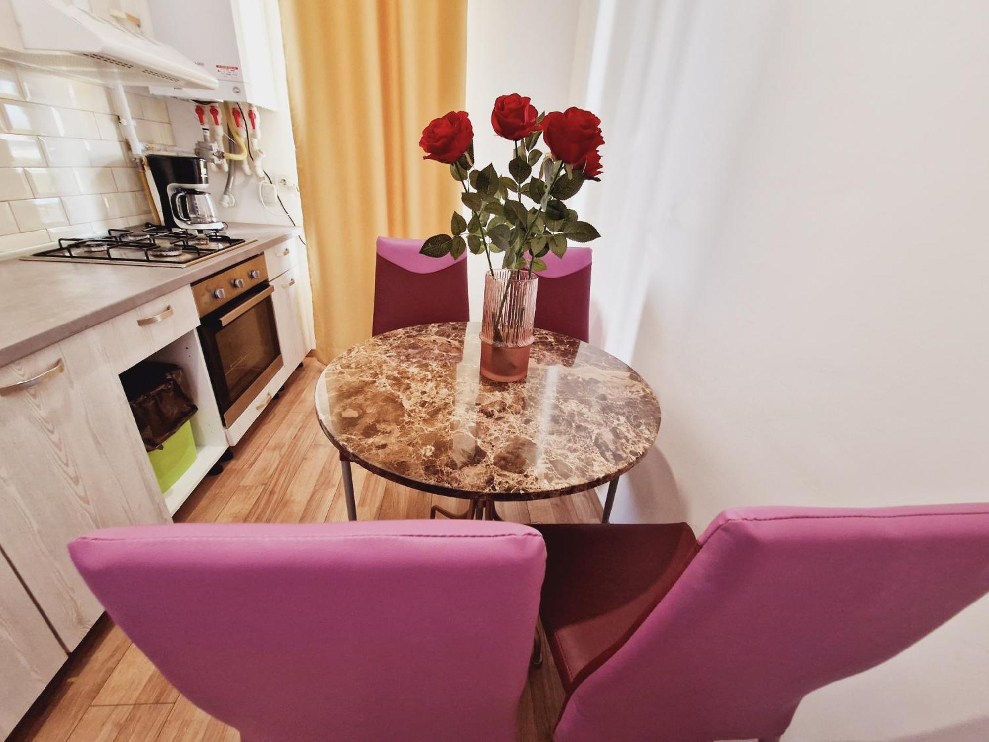 Ultracentral 5* Boutique Hotel Style Apartment. Brand New. 2 Rooms. Spacious. Free Parking Cluj-Napoca Exteriör bild