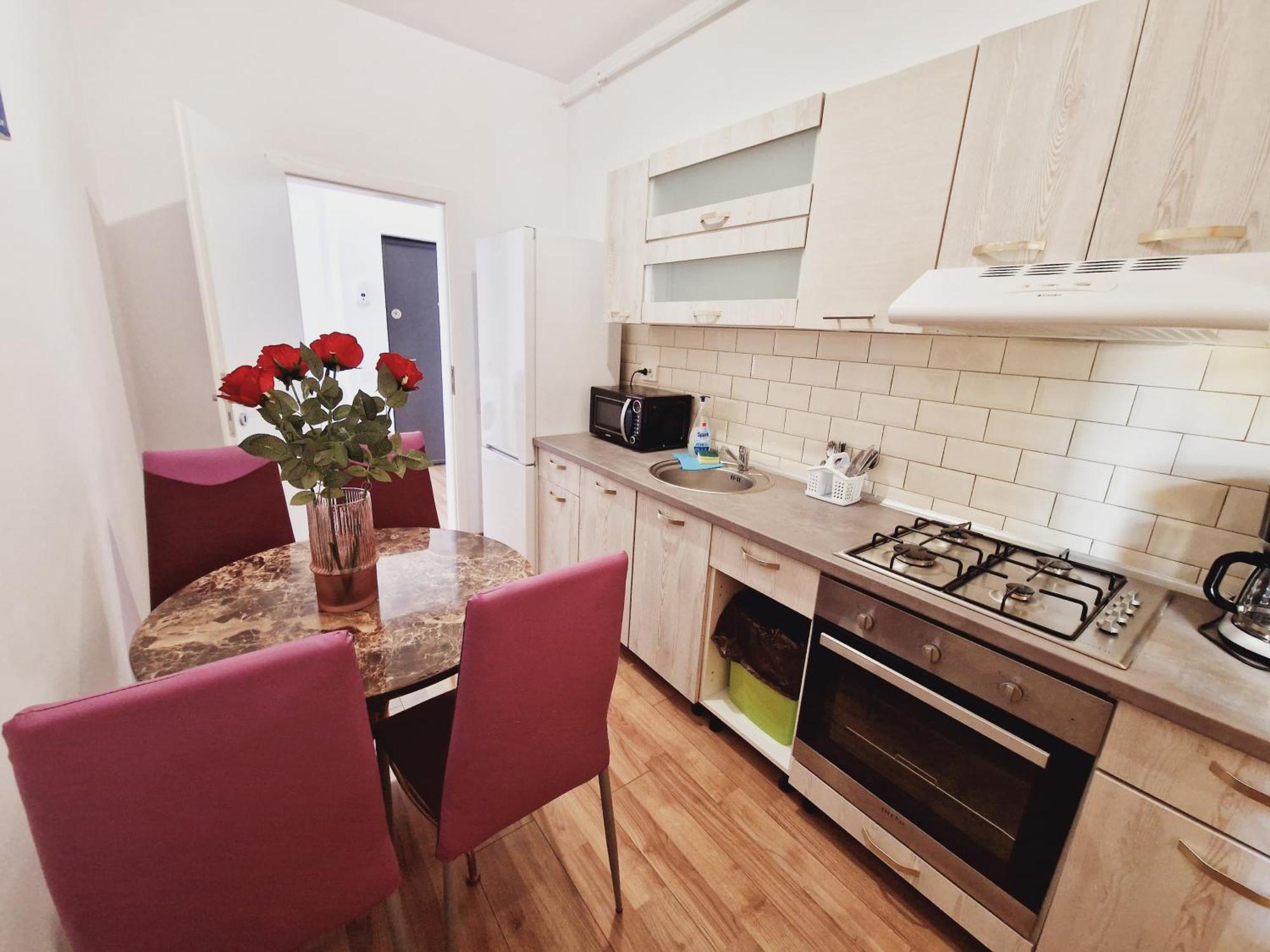 Ultracentral 5* Boutique Hotel Style Apartment. Brand New. 2 Rooms. Spacious. Free Parking Cluj-Napoca Exteriör bild
