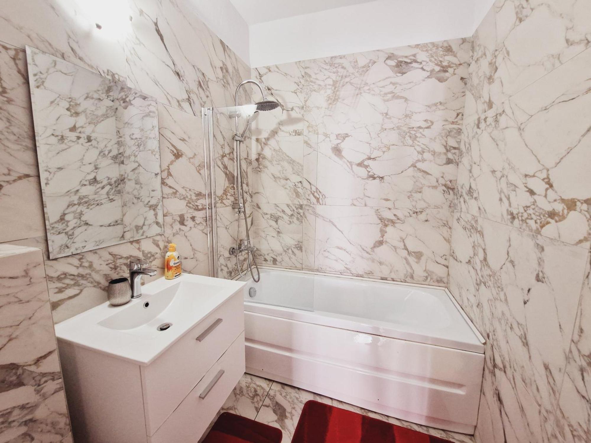 Ultracentral 5* Boutique Hotel Style Apartment. Brand New. 2 Rooms. Spacious. Free Parking Cluj-Napoca Exteriör bild